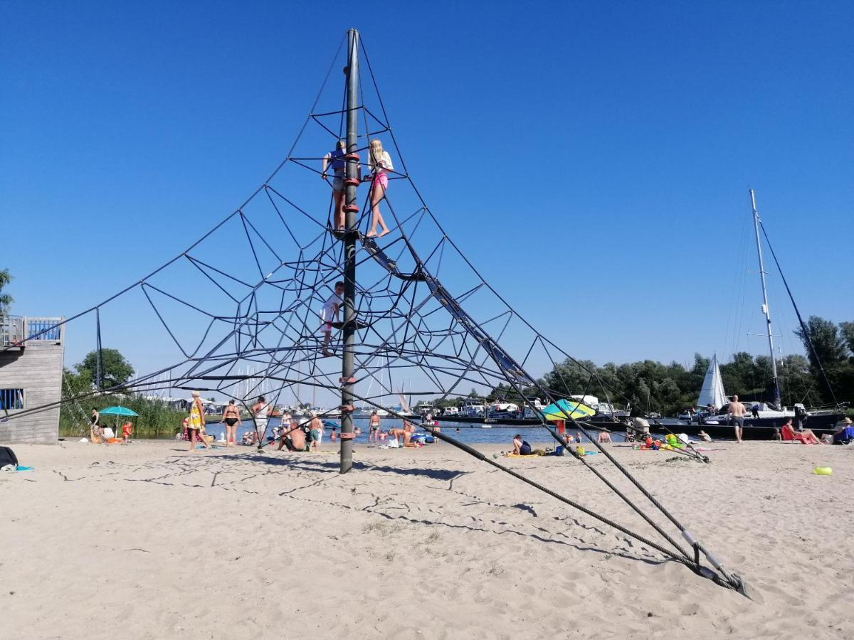 Stacaravan Op 5 Sterren Vakantiepark De Kuilart Friesland Aan Het Meer Met Zwembad 5P 237 Koudum Buitenkant foto